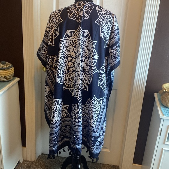 Women’s Black & White Bandana Print Halter Top XL & Cover-Up OS NWOT - Picture 9 of 10